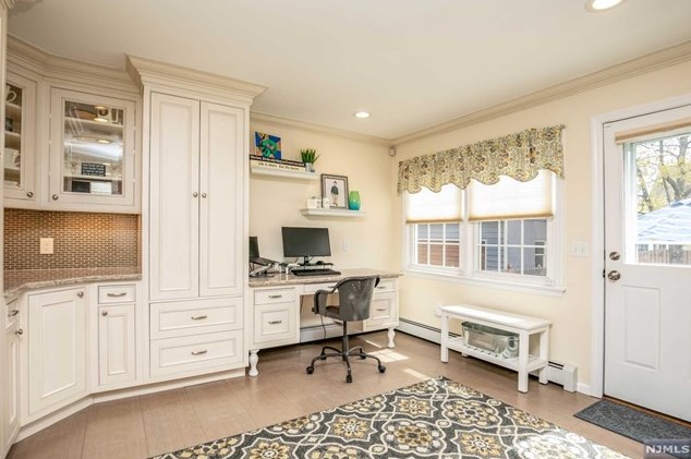 35 Raymond Ave, Rutherford NJ 07070-1133 exterior