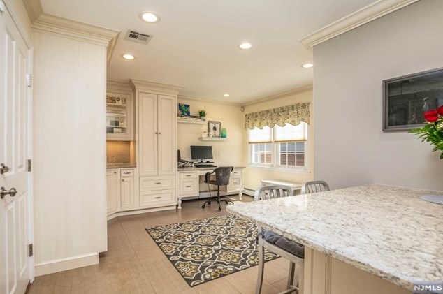 35 Raymond Ave, Rutherford NJ 07070-1133 exterior