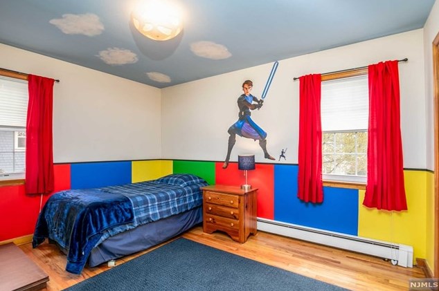 35 Raymond Ave, Rutherford NJ 07070-1133 exterior