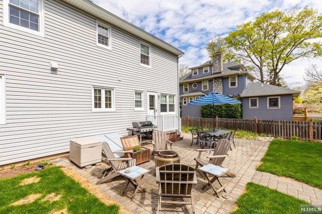 35 Raymond Ave, Rutherford NJ 07070-1133 exterior