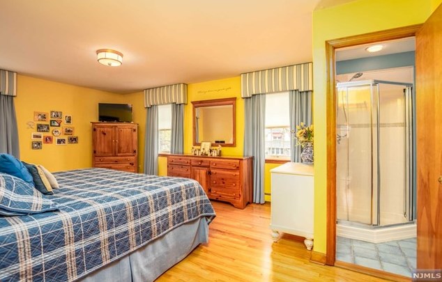 35 Raymond Ave, Rutherford NJ 07070-1133 exterior