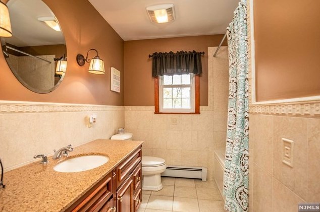 35 Raymond Ave, Rutherford NJ 07070-1133 exterior