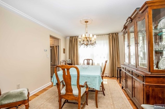 35 Raymond Ave, Rutherford NJ 07070-1133 exterior