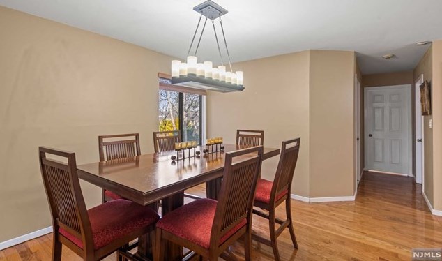 599 Sanderling Ct, Secaucus NJ  07094-2221 exterior