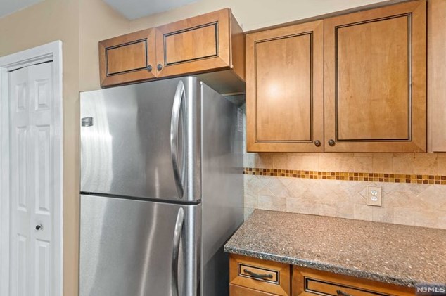 599 Sanderling Ct, Secaucus NJ  07094-2221 exterior
