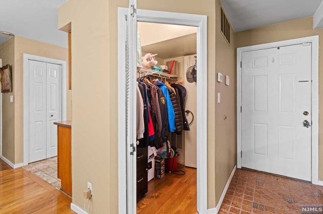 599 Sanderling Ct, Secaucus NJ  07094-2221 exterior
