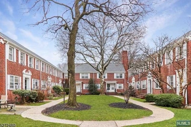 48 Meadowbrook Pl, Maplewood NJ 07040-2408 exterior