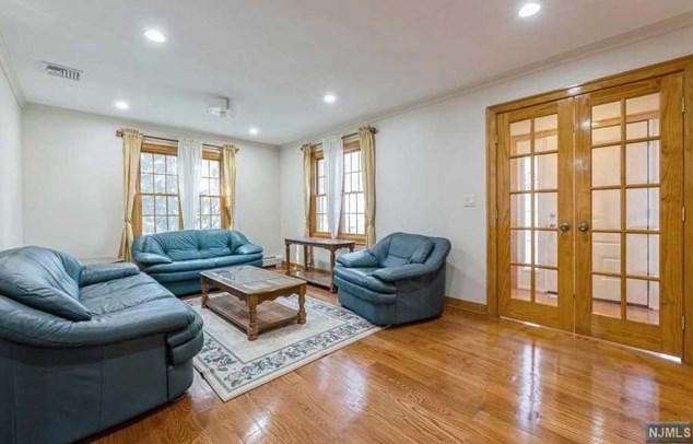 85 Chestnut St, Haworth NJ 07641-1906 exterior