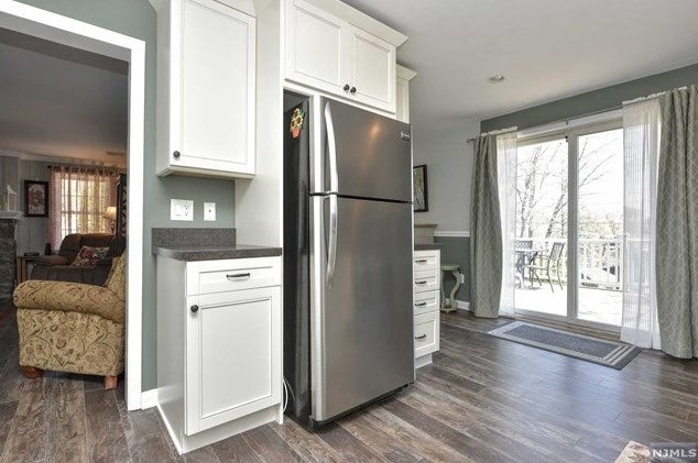 3 Cliffside Dr, West Milford Lakes NJ 07480-4208 exterior