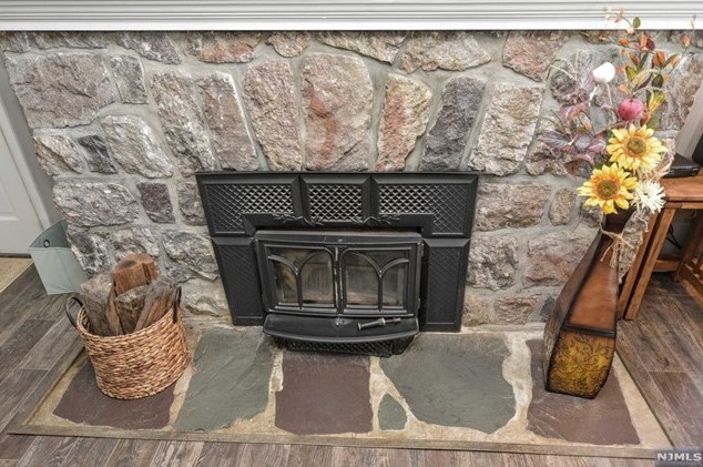 3 Cliffside Dr, West Milford Lakes NJ 07480-4208 exterior