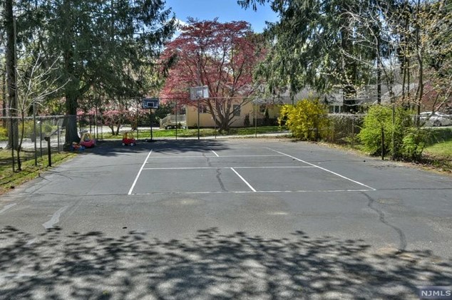 3 Cliffside Dr, West Milford Lakes NJ 07480-4208 exterior