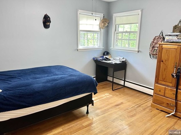 18 Hickory Dr, Oakland NJ  07436-2518 exterior