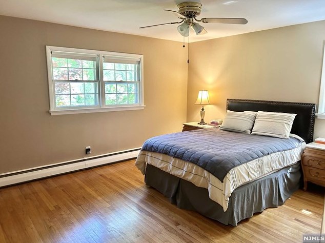 18 Hickory Dr, Oakland NJ  07436-2518 exterior