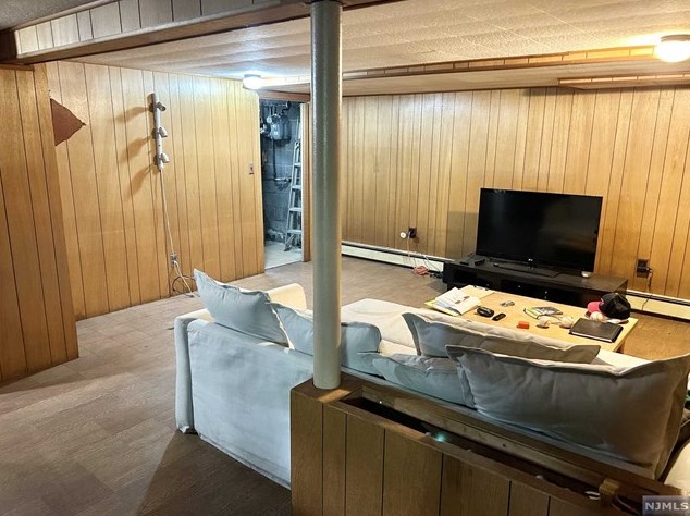 18 Hickory Dr, Oakland NJ  07436-2518 exterior