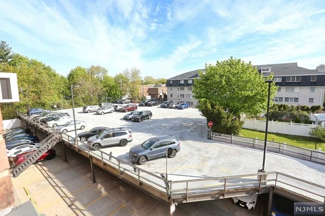208 Anderson St, Hackensack NJ  07601-3519 exterior