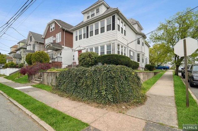 81 Spring St, Passaic Park NJ  07055-5437 exterior