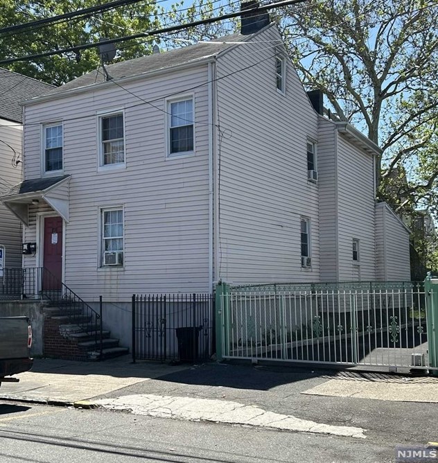 260 12th Ave, Paterson NJ  07514-2843 exterior