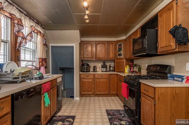 176 Orient Way, Rutherford NJ 07070-2468 exterior