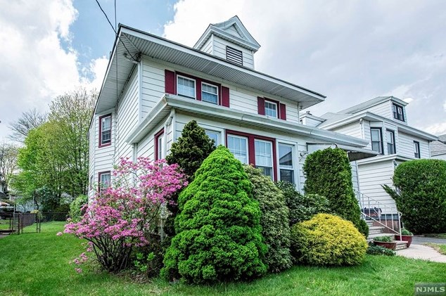 176 Orient Way, Rutherford NJ 07070-2468 exterior