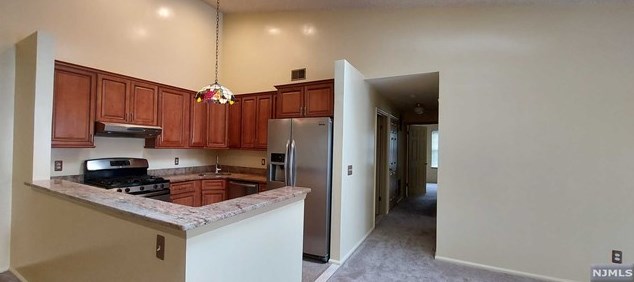 1060 Ash Dr, Mahwah NJ  07430-2361 exterior