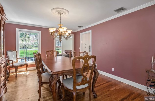 6 Conestoga Ct, Oakland NJ 07436-4003 exterior