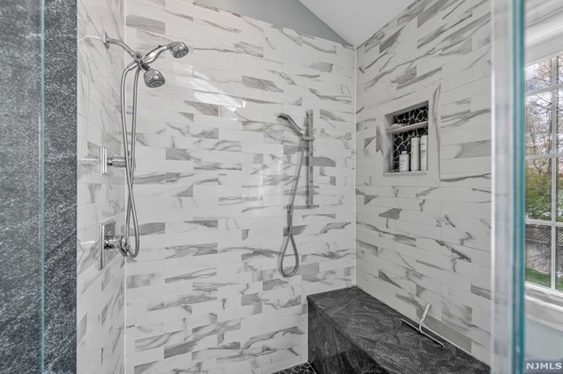 6 Conestoga Ct, Oakland NJ 07436-4003 exterior