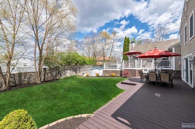 6 Conestoga Ct, Oakland NJ 07436-4003 exterior