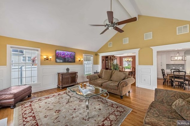 6 Conestoga Ct, Oakland NJ 07436-4003 exterior