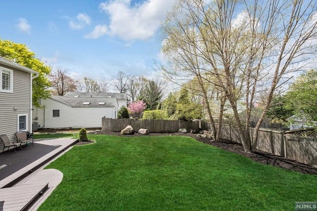 6 Conestoga Ct, Oakland NJ 07436-4003 exterior