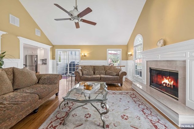 6 Conestoga Ct, Oakland NJ 07436-4003 exterior