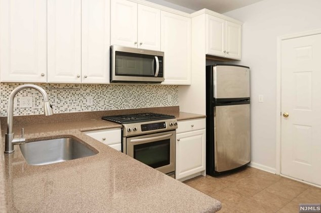 1410 Hamilton St, Belleville NJ 07109-5348 exterior