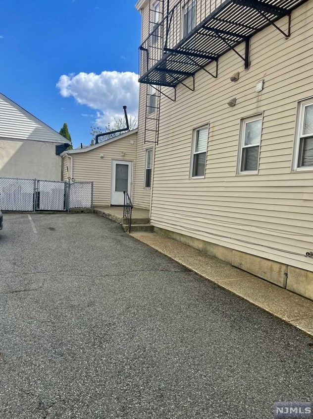 122 Clinton Pl, East Rutherford NJ  07073-1737 exterior