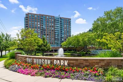 1128 Hudson Park - Photo 1