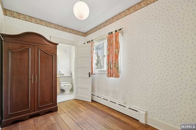 24 Fairview Ave, Montvale NJ 07645-2510 exterior