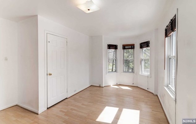 133 Grant Ave, Cresskill NJ 07626-1203 exterior