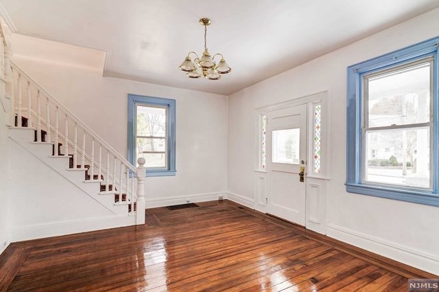 133 Grant Ave, Cresskill NJ 07626-1203 exterior