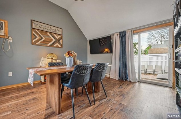 33 Riverdale Ave, Belleville NJ 07109-1428 exterior