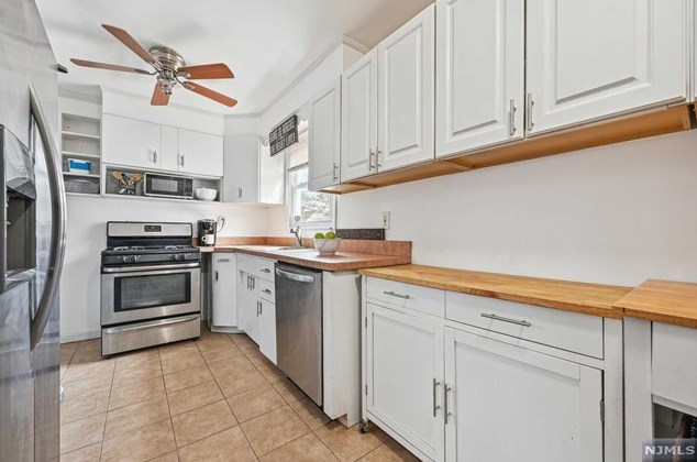 33 Riverdale Ave, Belleville NJ 07109-1428 exterior