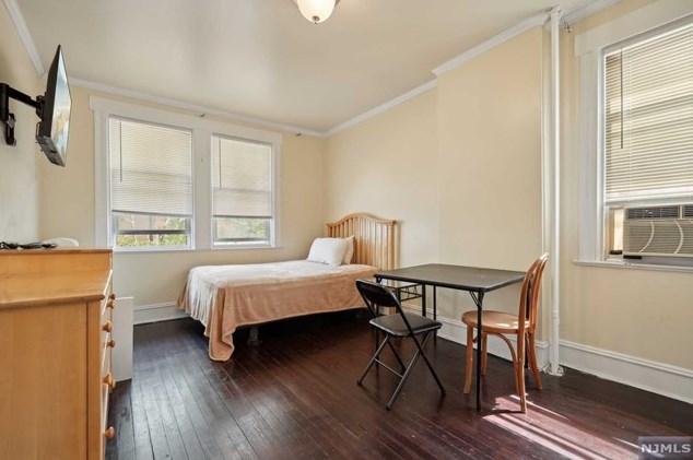 691 Blvd, Union City NJ 07086-6925 exterior