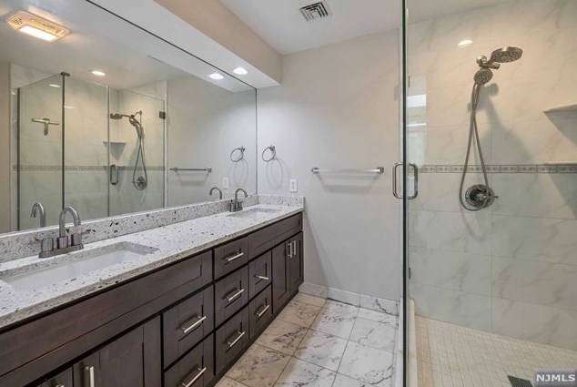 317 Pleasant Ave, Ridgewood NJ  07450-2836 exterior