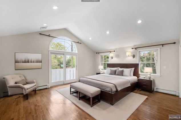 317 Pleasant Ave, Ridgewood NJ  07450-2836 exterior