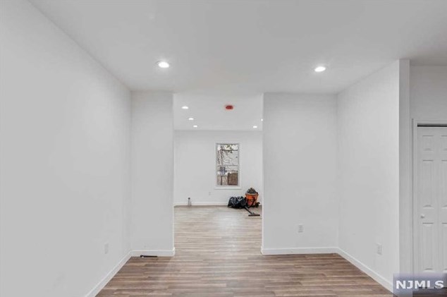 210 Custer Ave, Newark NJ 07112-2139 exterior