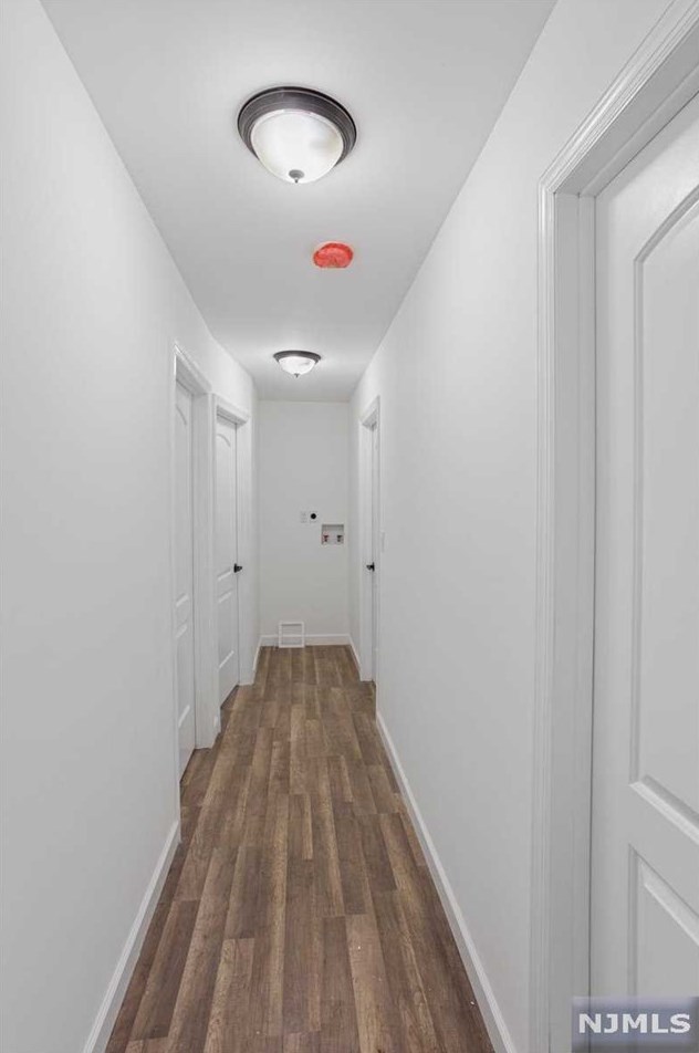 210 Custer Ave, Newark NJ 07112-2139 exterior