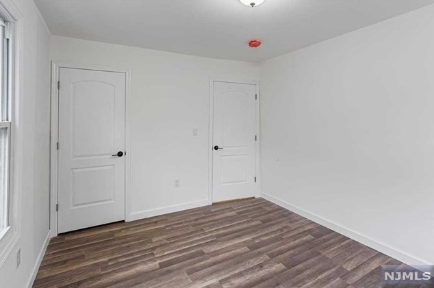 210 Custer Ave, Newark NJ 07112-2139 exterior