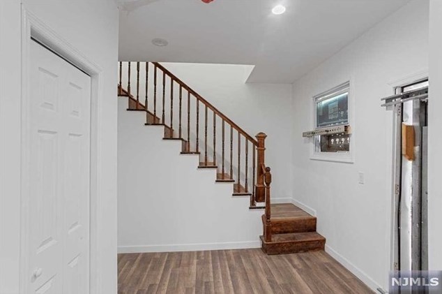 210 Custer Ave, Newark NJ 07112-2139 exterior