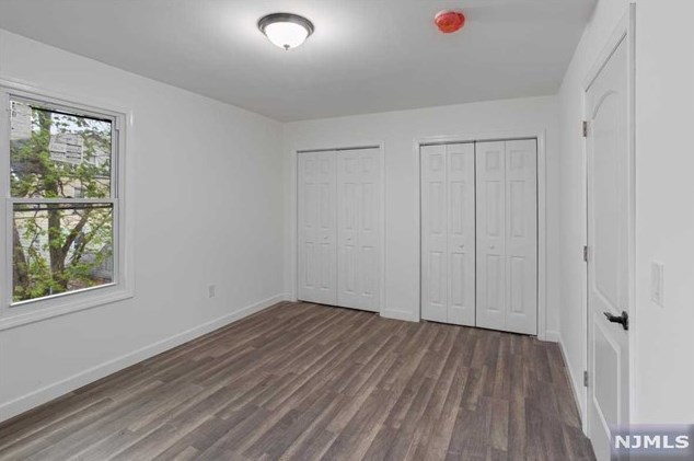 210 Custer Ave, Newark NJ 07112-2139 exterior