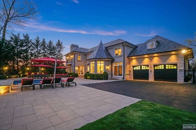 96 Buckingham Rd, Tenafly NJ 07670-3101 exterior