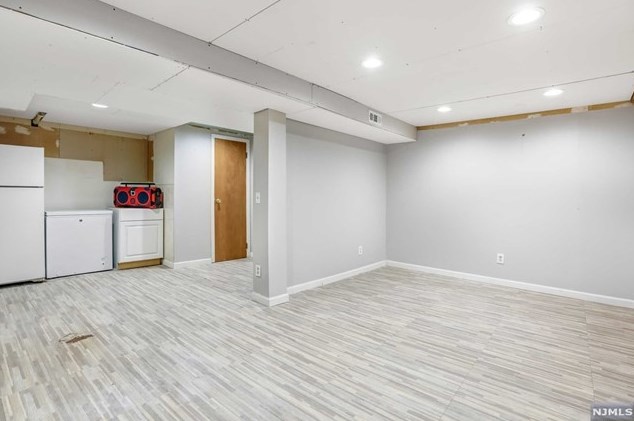 277 Lincoln Blvd, Emerson NJ 07630-1038 exterior