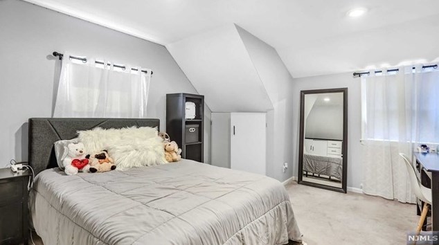 277 Lincoln Blvd, Emerson NJ 07630-1038 exterior