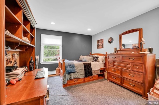 3 Lark Ln, Montvale NJ  07645-1131 exterior